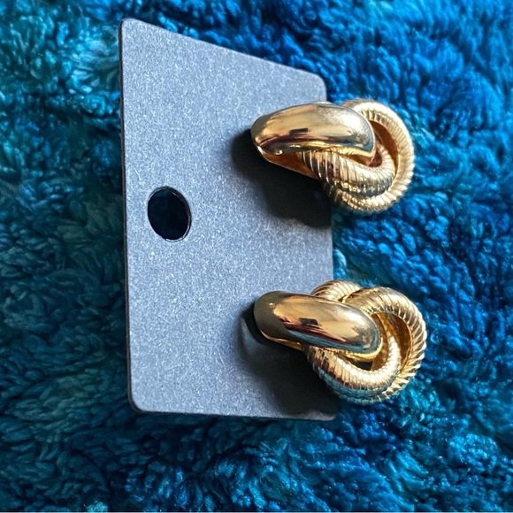⚜️3 for $30⚜️ Gold Tone Geometric Textured Dangle Earrings (Art Deco, Drop) - Picture 10 of 11